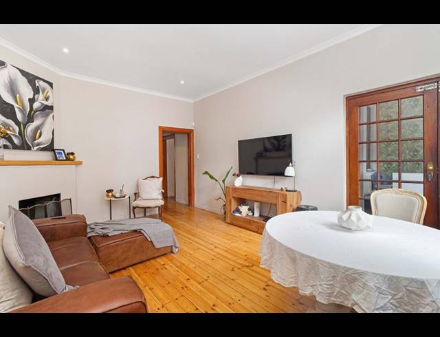 2 BEDROOM APARTMENT FOR SALE IN SEA POINT